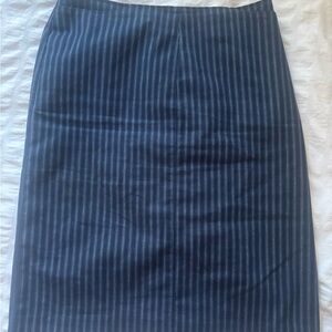 vintage !! Knee length women’s pin stripe office skirt